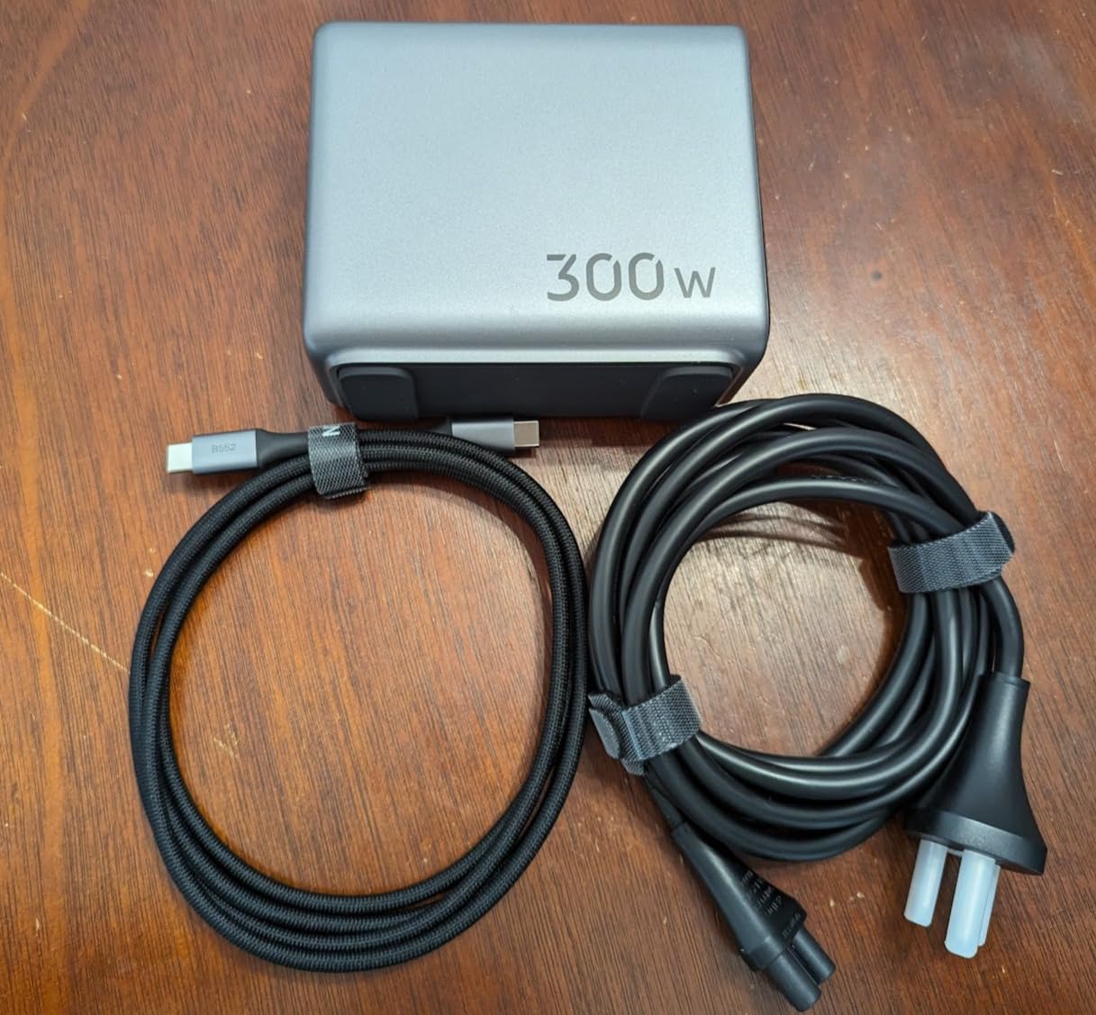 Bộ sạc Ugreen 300W để bàn đa năng Nexode GaN CD333 9 Bộ sạc Ugreen 300W để bàn đa năng Nexode GaN CD333